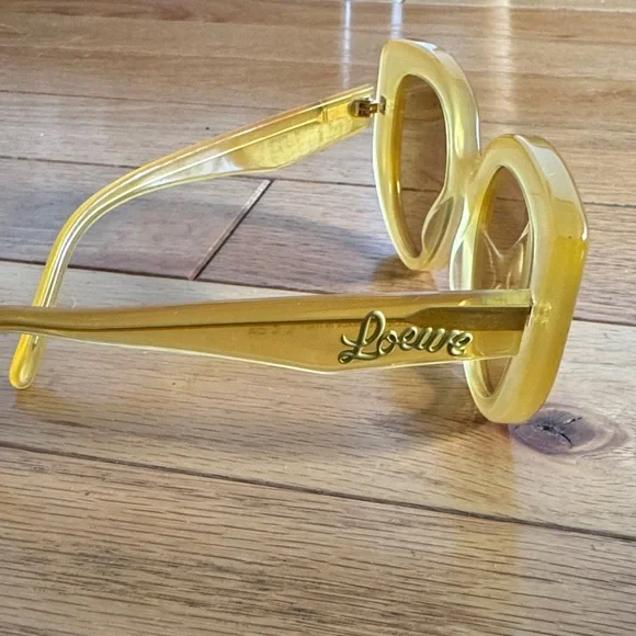 Authentic Loewe Yellow Sunglasses - Picture 3 of 7